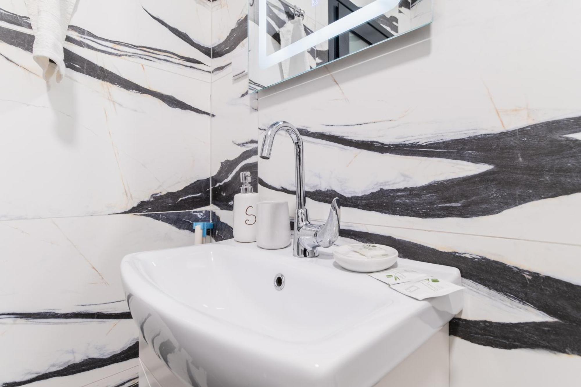 City Center Studio Apartments Пловдив Екстериор снимка