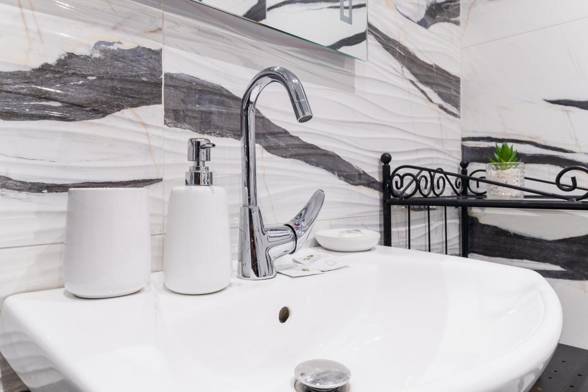 City Center Studio Apartments Пловдив Екстериор снимка